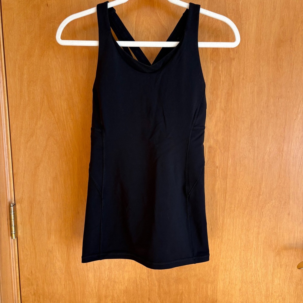 Lululemon Black Crossback Tank Top Athletic Workout Yoga Tank Size 6